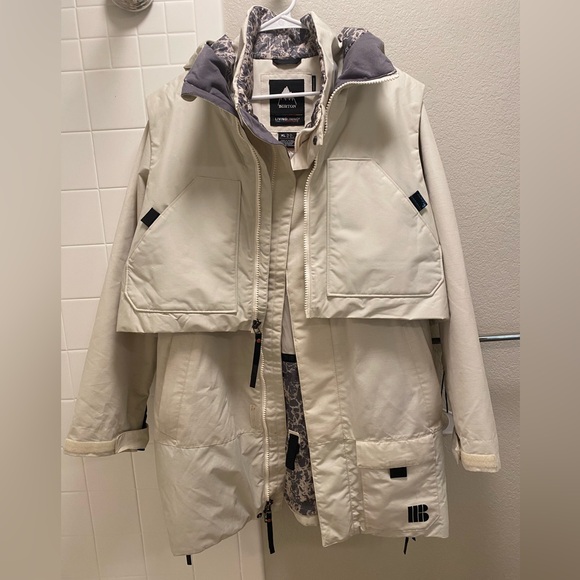 Burton Jackets & Blazers - XL Burton Amora Parka with removable vest